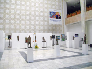 monument_in-tashkent_to_the_first_president-1